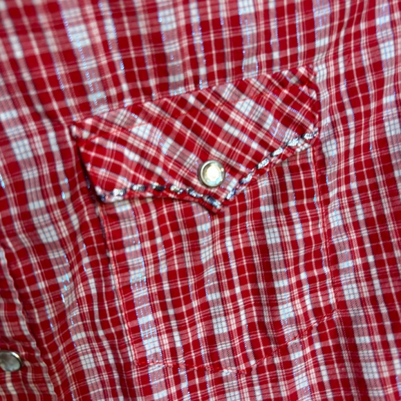 Wrangler western-yoke red plaid with metallic thread snap long-sleeve shirt, M - Picture 3 of 6